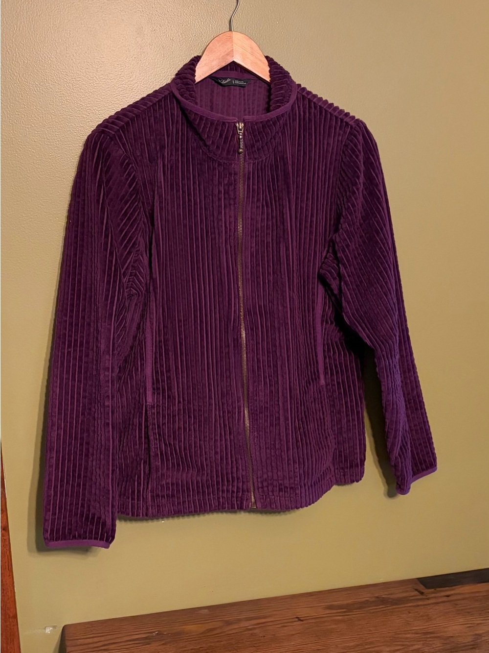 Woolrich Corduroy Jacket in Eggplant (Large)